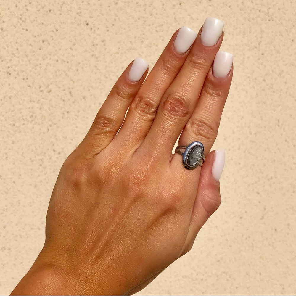 Vintage Sarah Coventry Mother of Pearl Cameo Ring